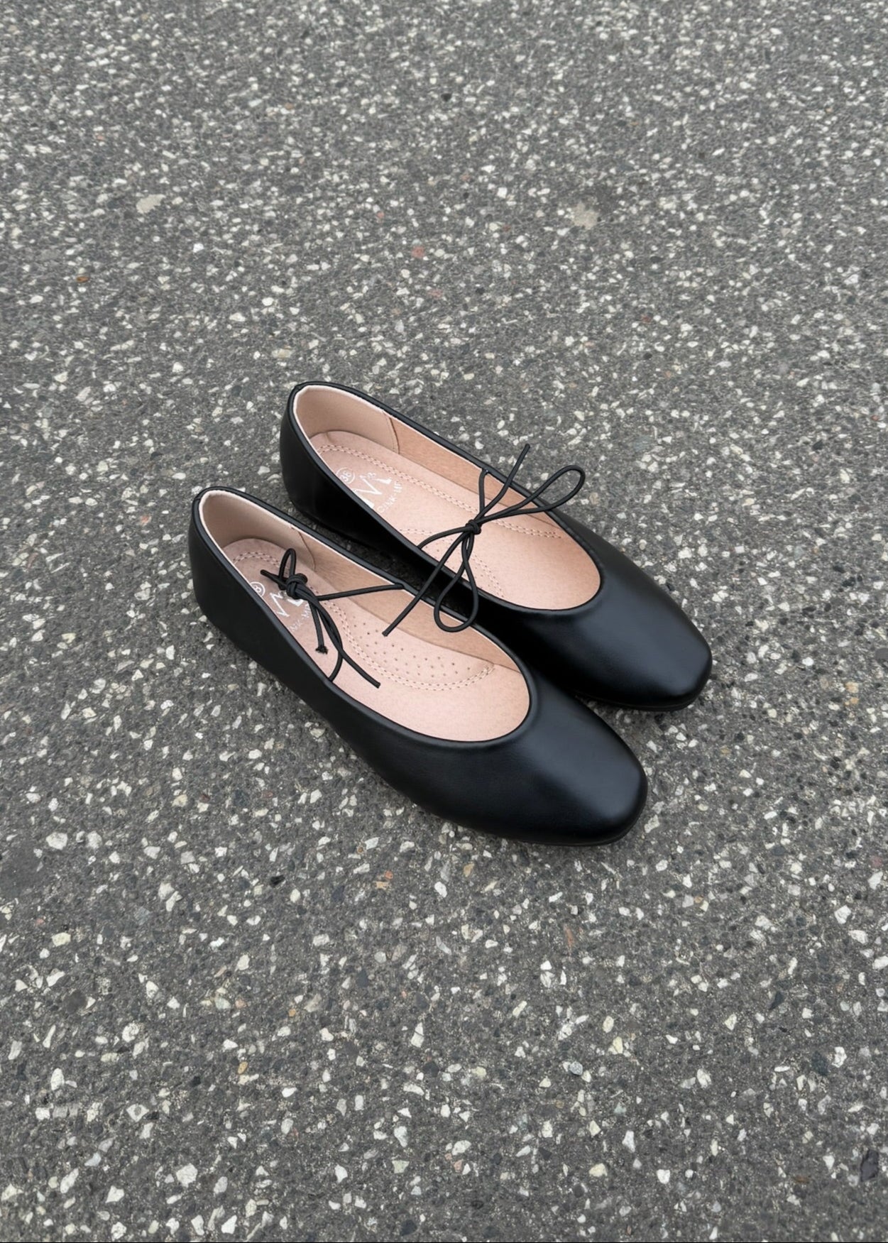Ballerina med bindebånd - Sort - ByStenholt.dk