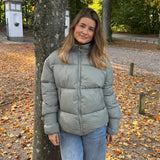 Nola Puffer Jakke - Mat Khaki - ByStenholt.dk