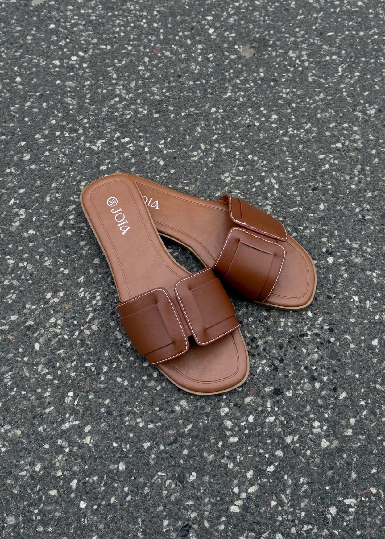 Nynne Sandaler - Camel - ByStenholt.dk
