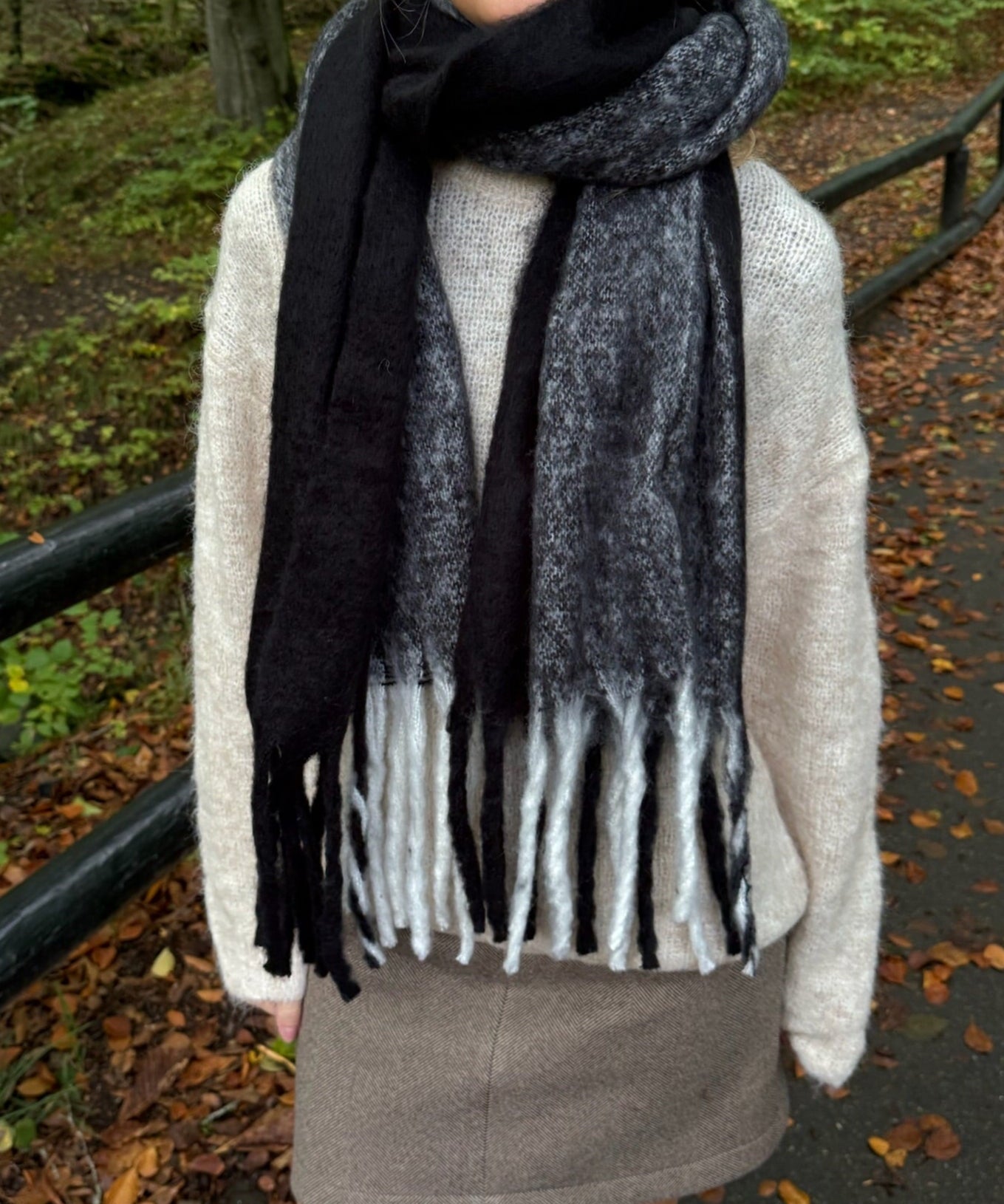 Tofarvede Tørklæde - Sort - ByStenholt.dk