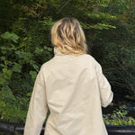 Alva Kort Trenchcoat - Beige - ByStenholt.dk
