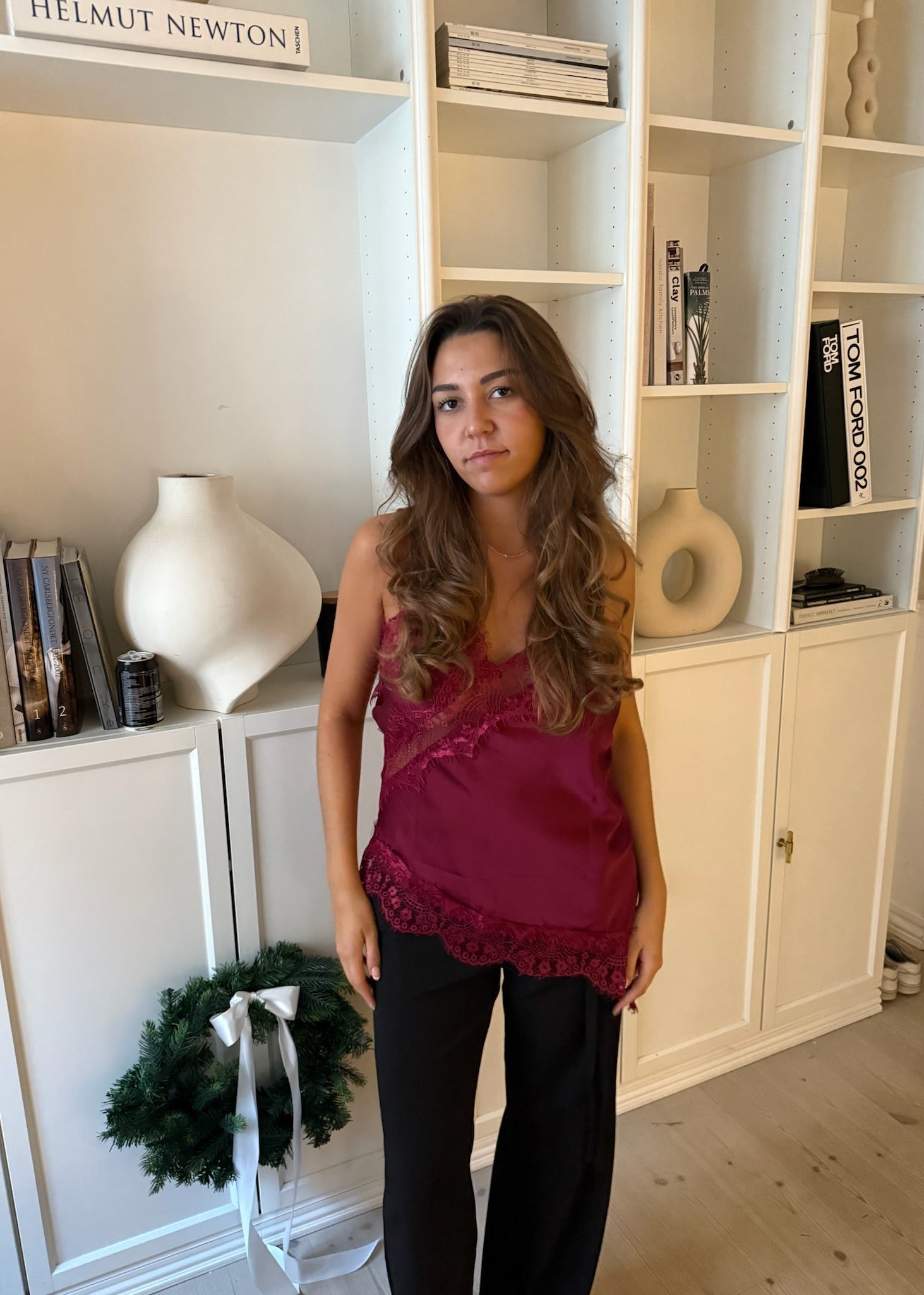 Asymmetrisk Satin Top - Bordeaux - ByStenholt.dk