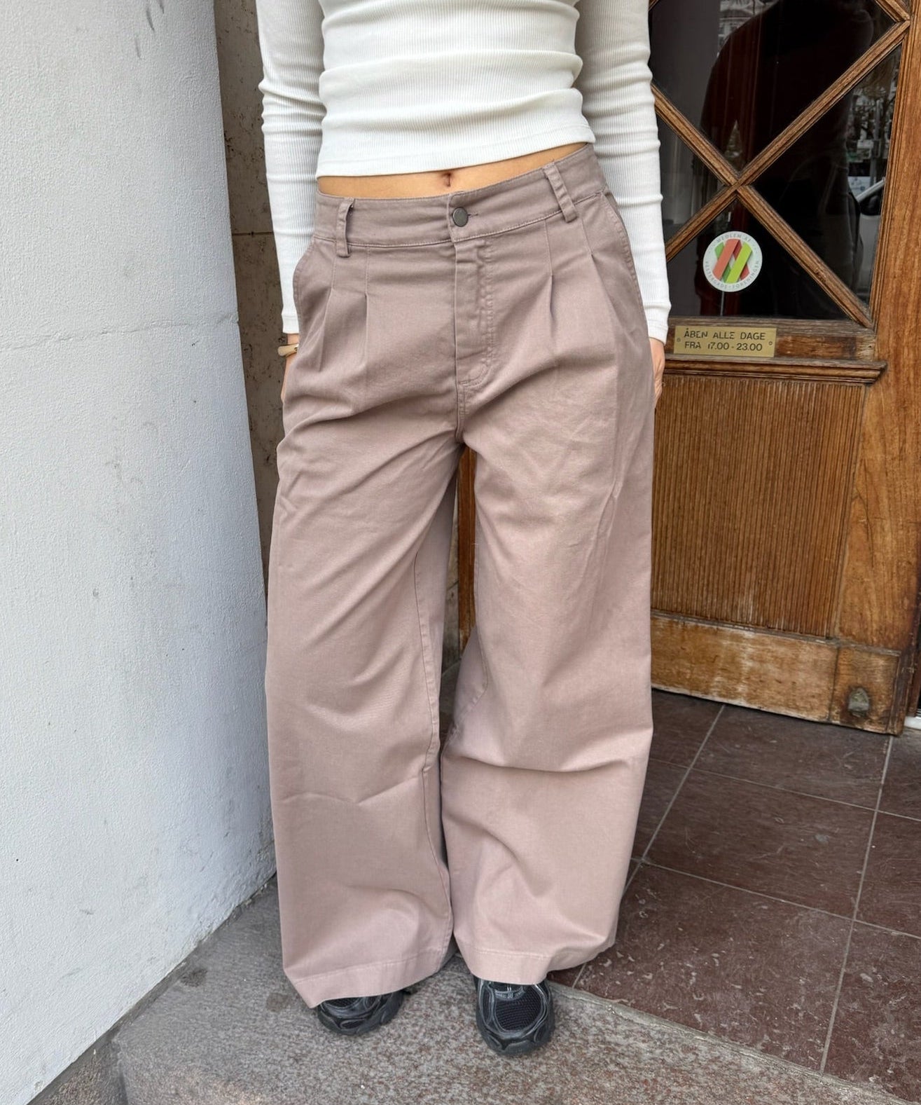 Baggy Habitbukser - Taupe - ByStenholt.dk