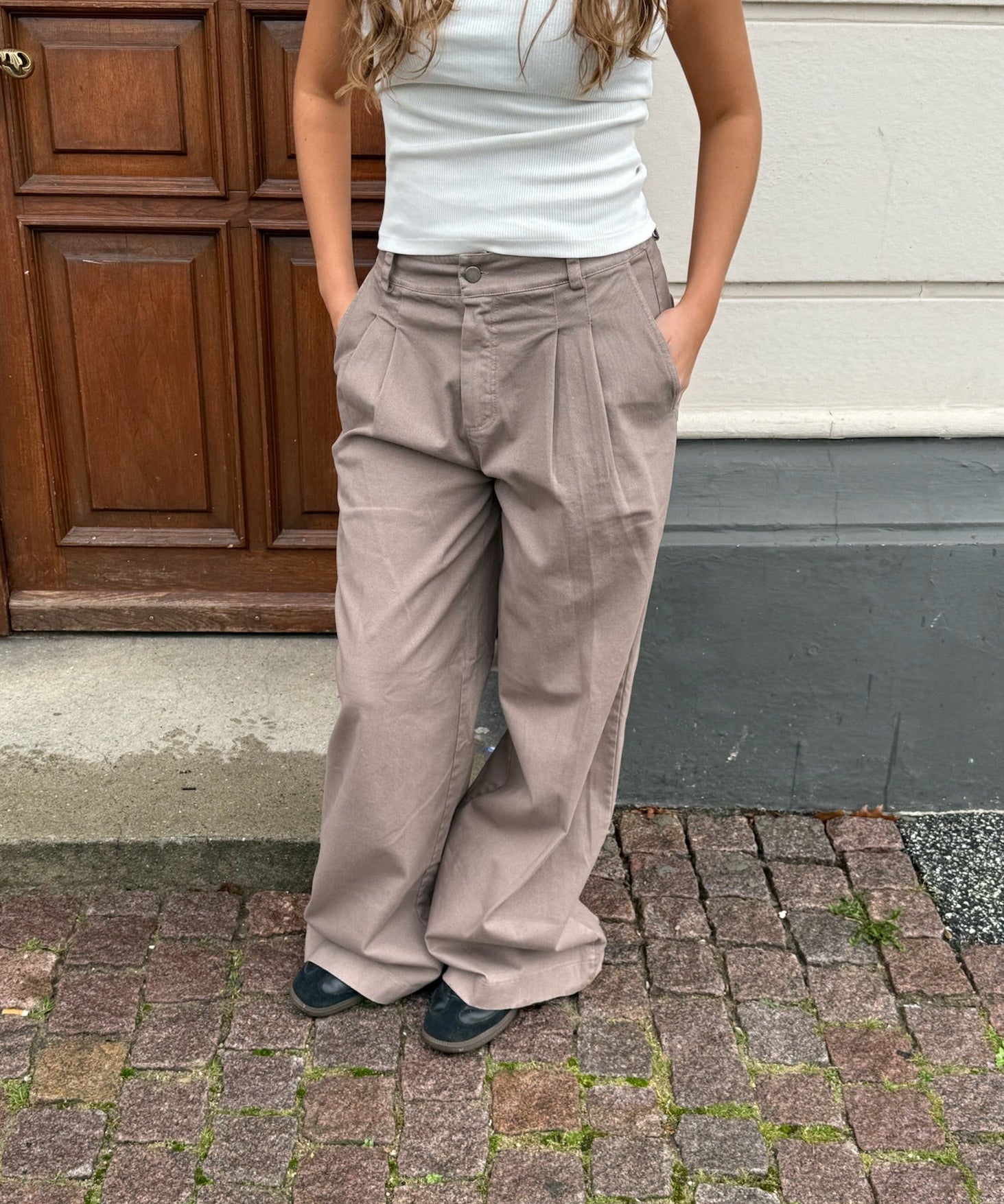 Baggy Habitbukser - Taupe - ByStenholt.dk