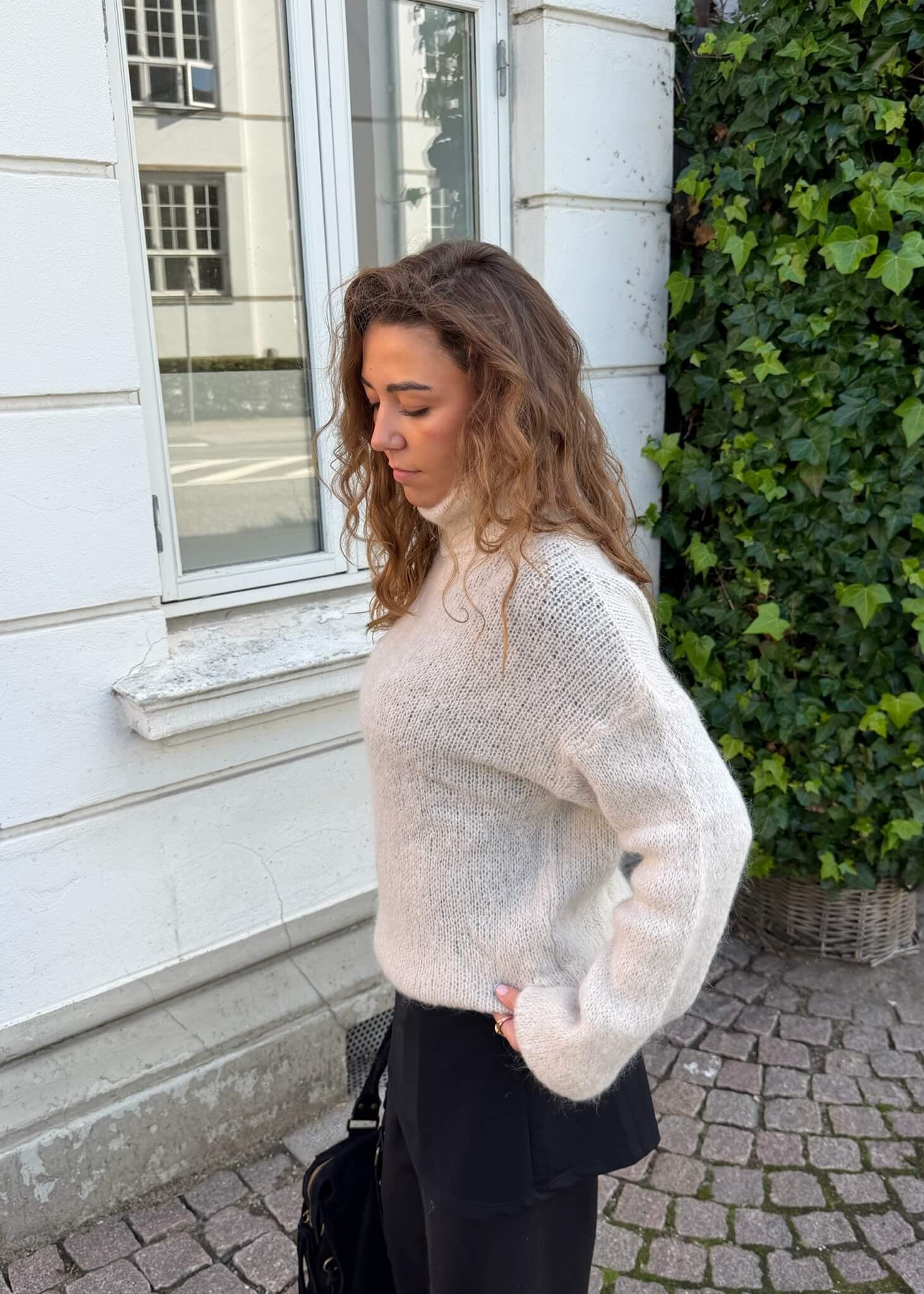 Cozy Højhalset Strik - Beige - ByStenholt.dk