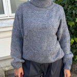 Cozy Højhalset Strik - Grå - ByStenholt.dk