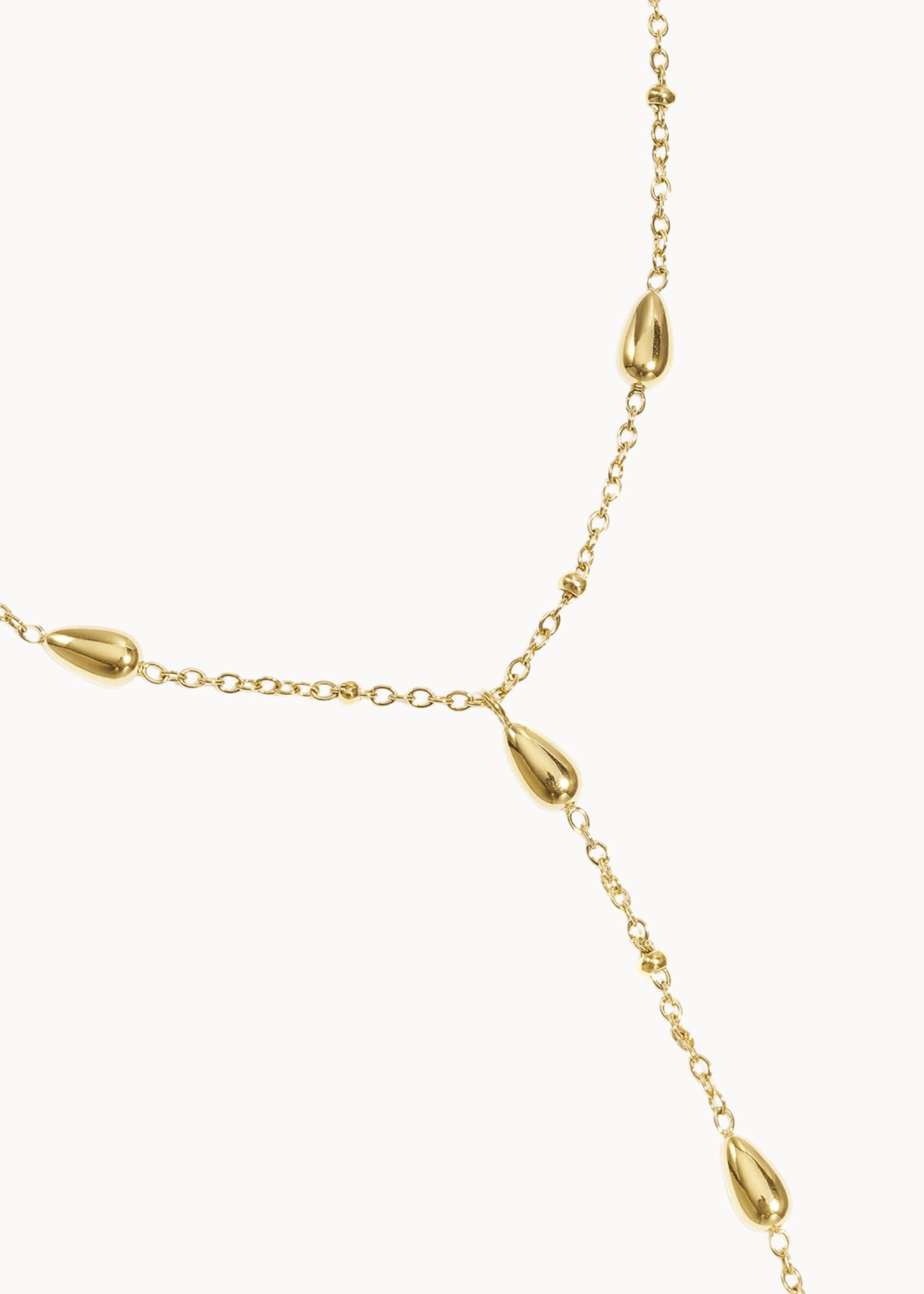 Dråbe Charm Halskæde - Guldbelagt - ByStenholt.dk