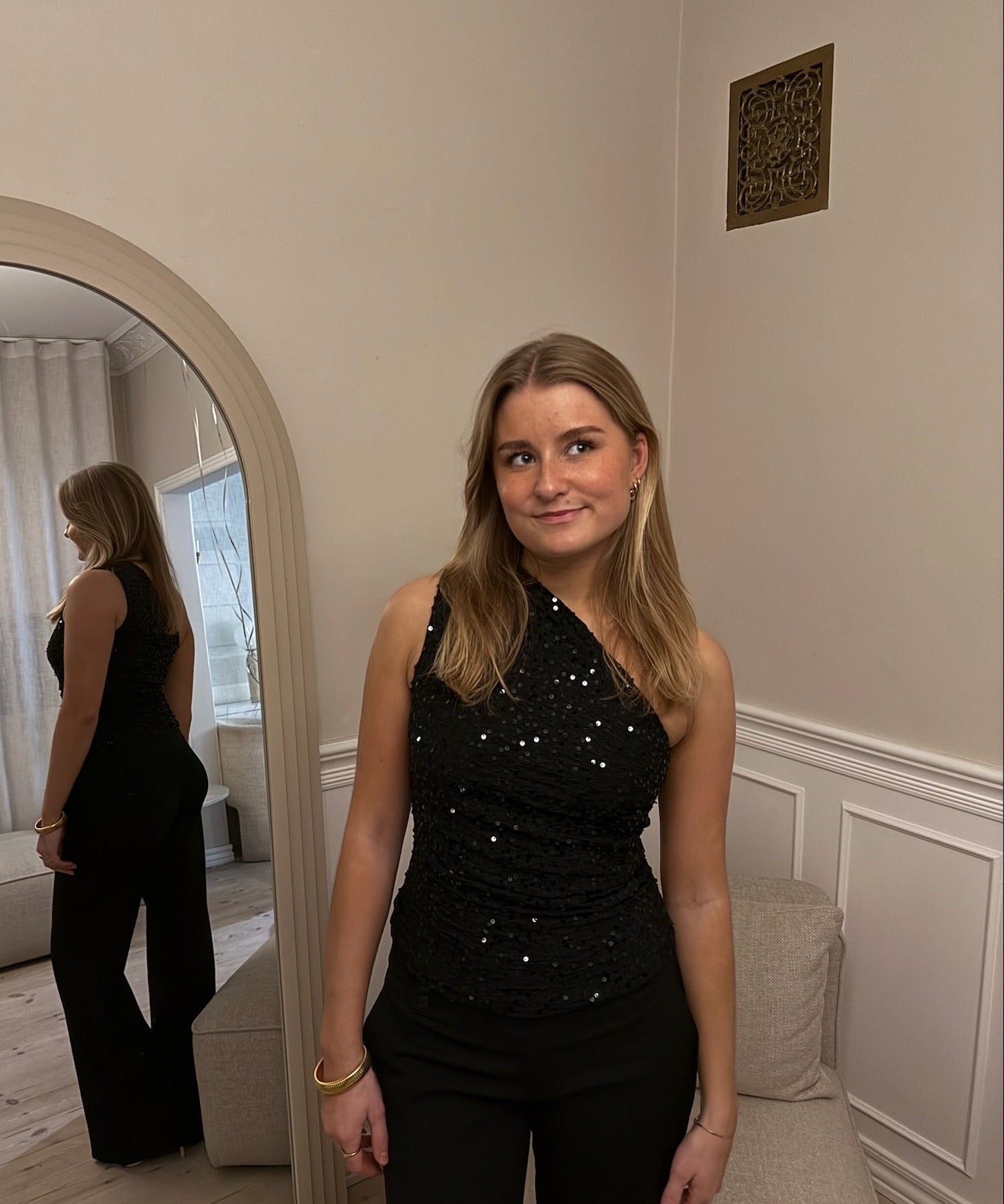 Gia One Shoulder Paillet Top - Sort - ByStenholt.dk