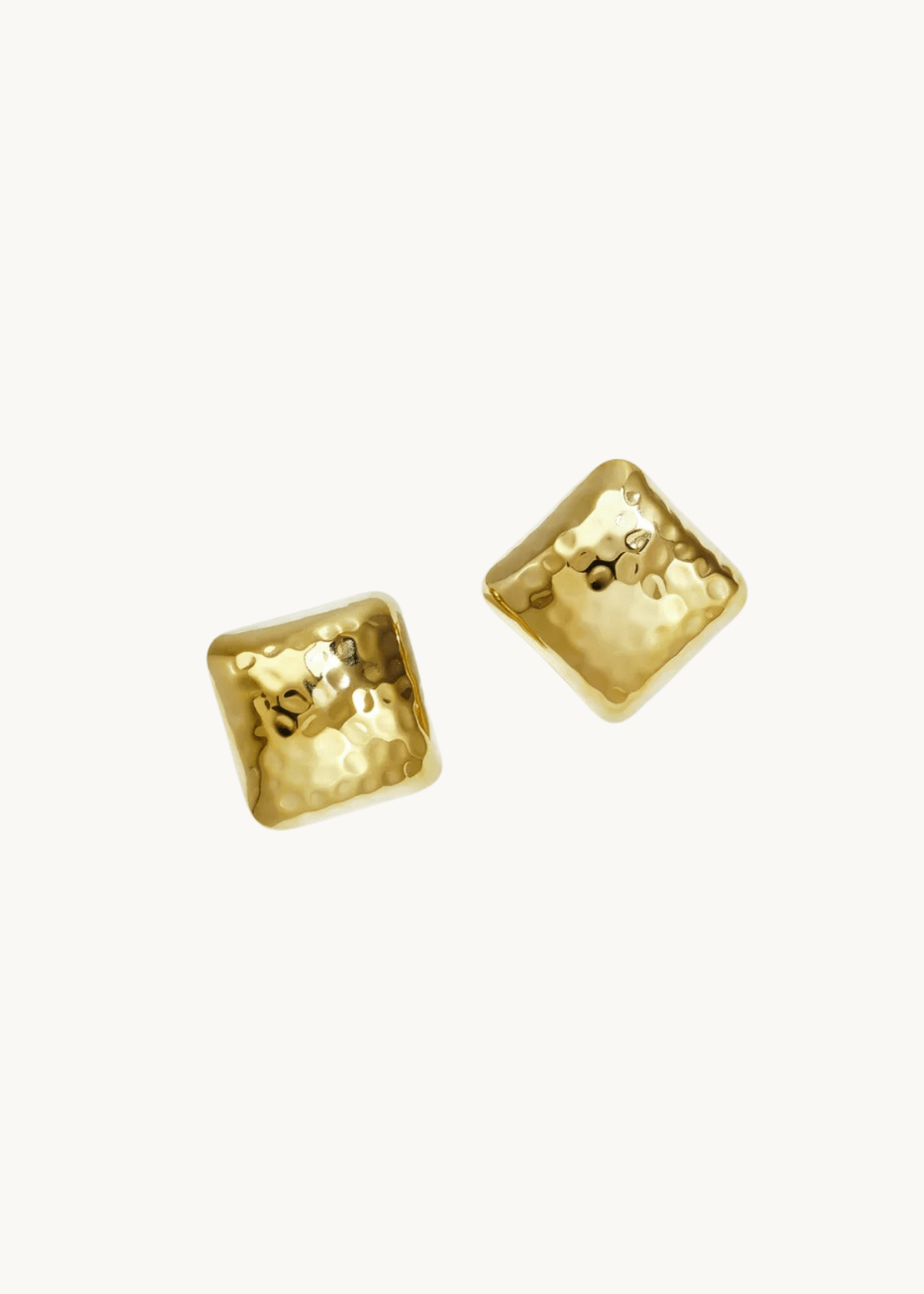 Hammered Square Øreringe - Guldbelagt - ByStenholt.dk