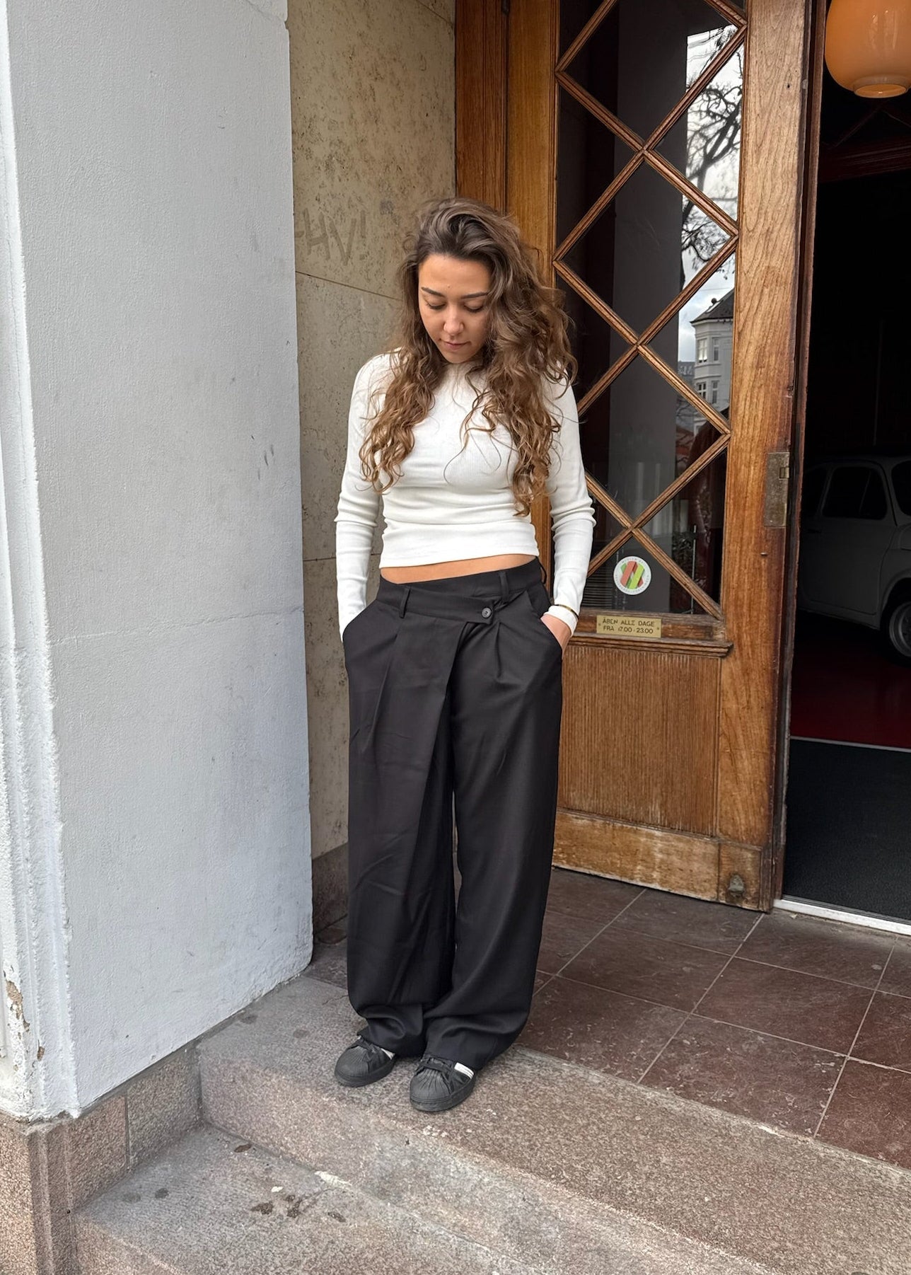 Ida Bukser med Crossover - Sort - ByStenholt.dk