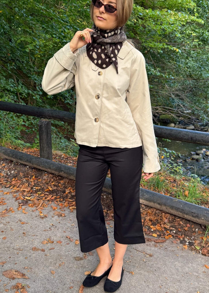 Klassisk Kort Trenchcoat - Beige - ByStenholt.dk