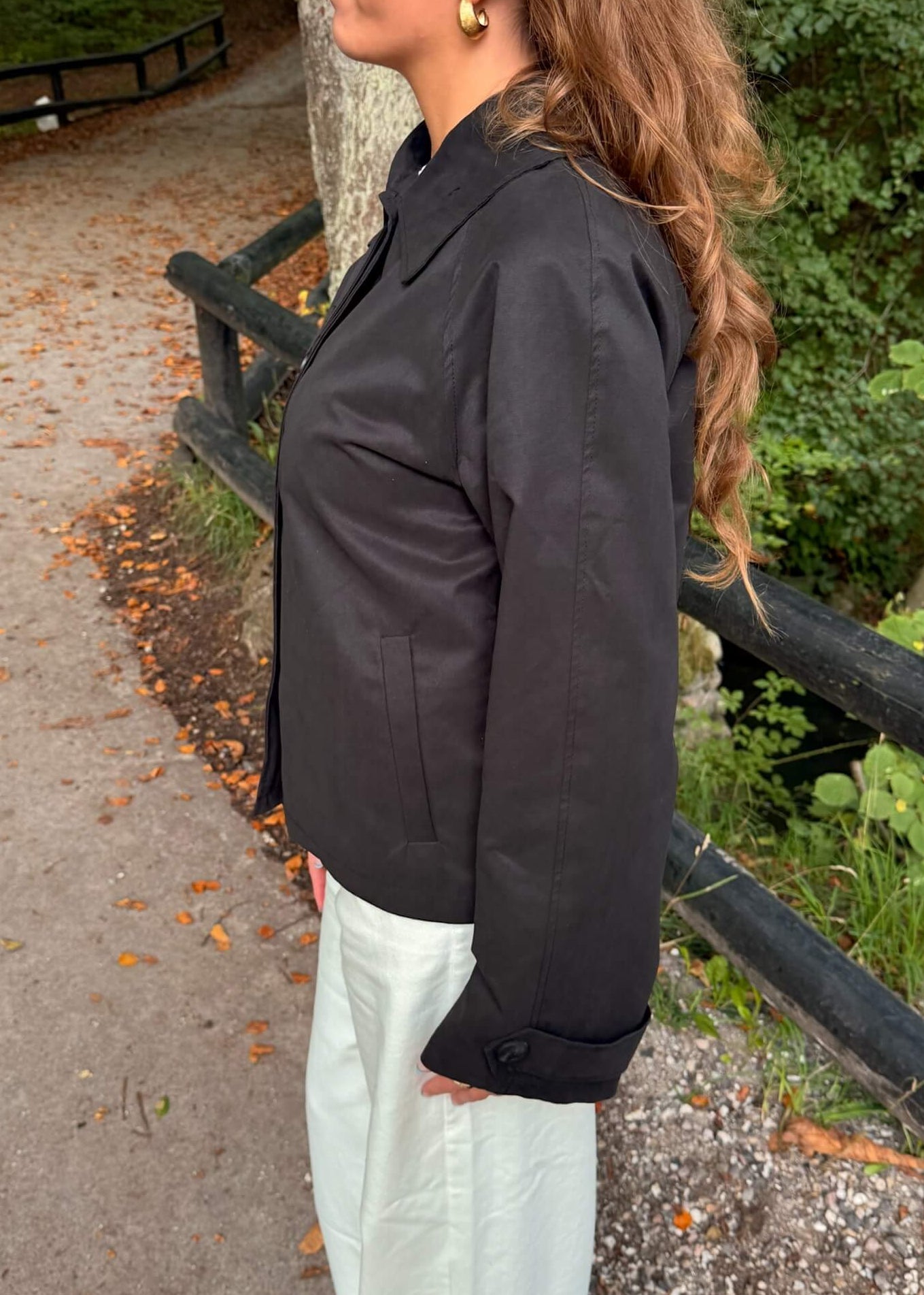 Klassisk Kort Trenchcoat - Sort - ByStenholt.dk