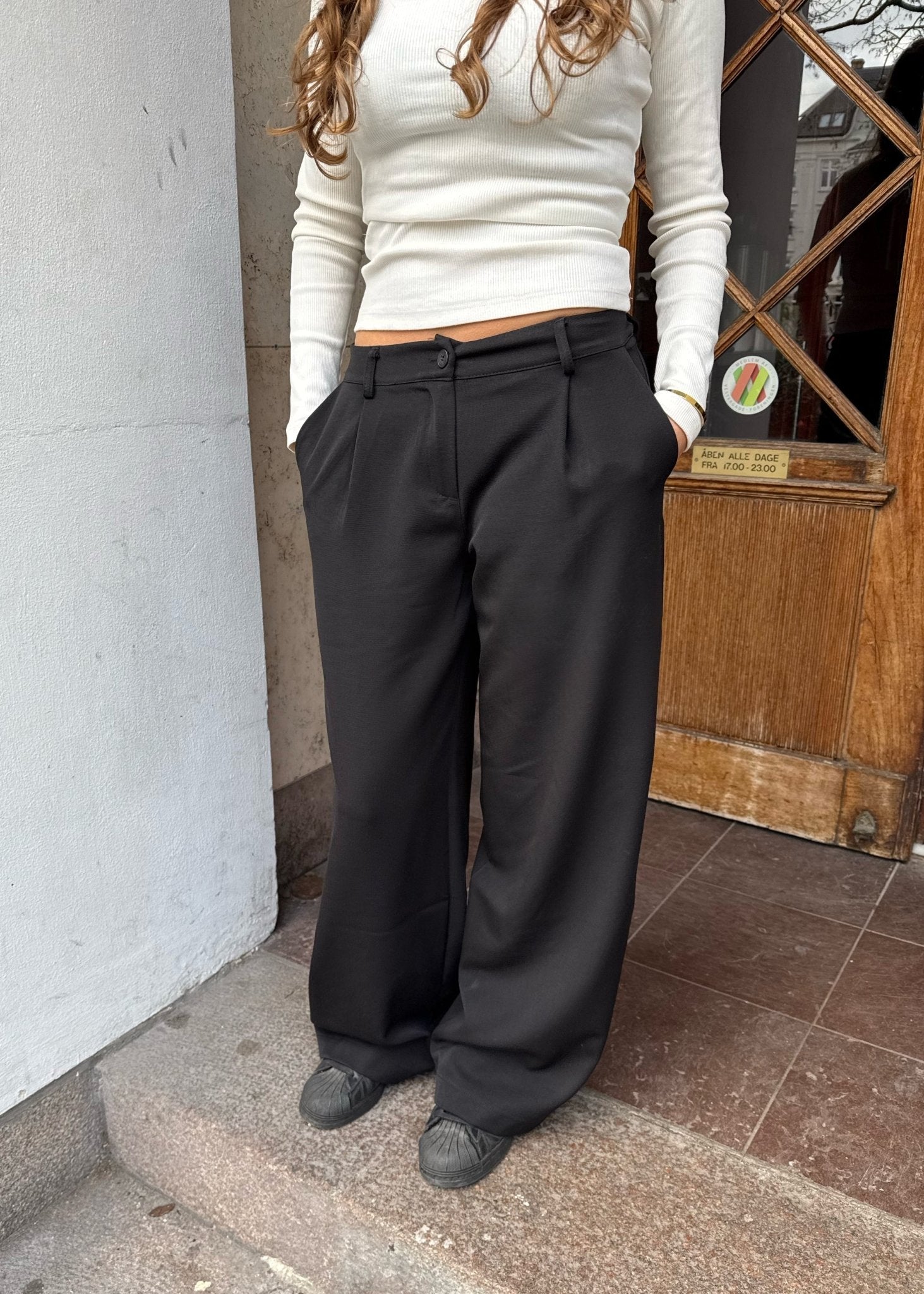 Lara Low Waist Habitbukser - Sort - ByStenholt.dk