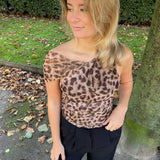 Leopard Asymmetrisk Top - ByStenholt.dk