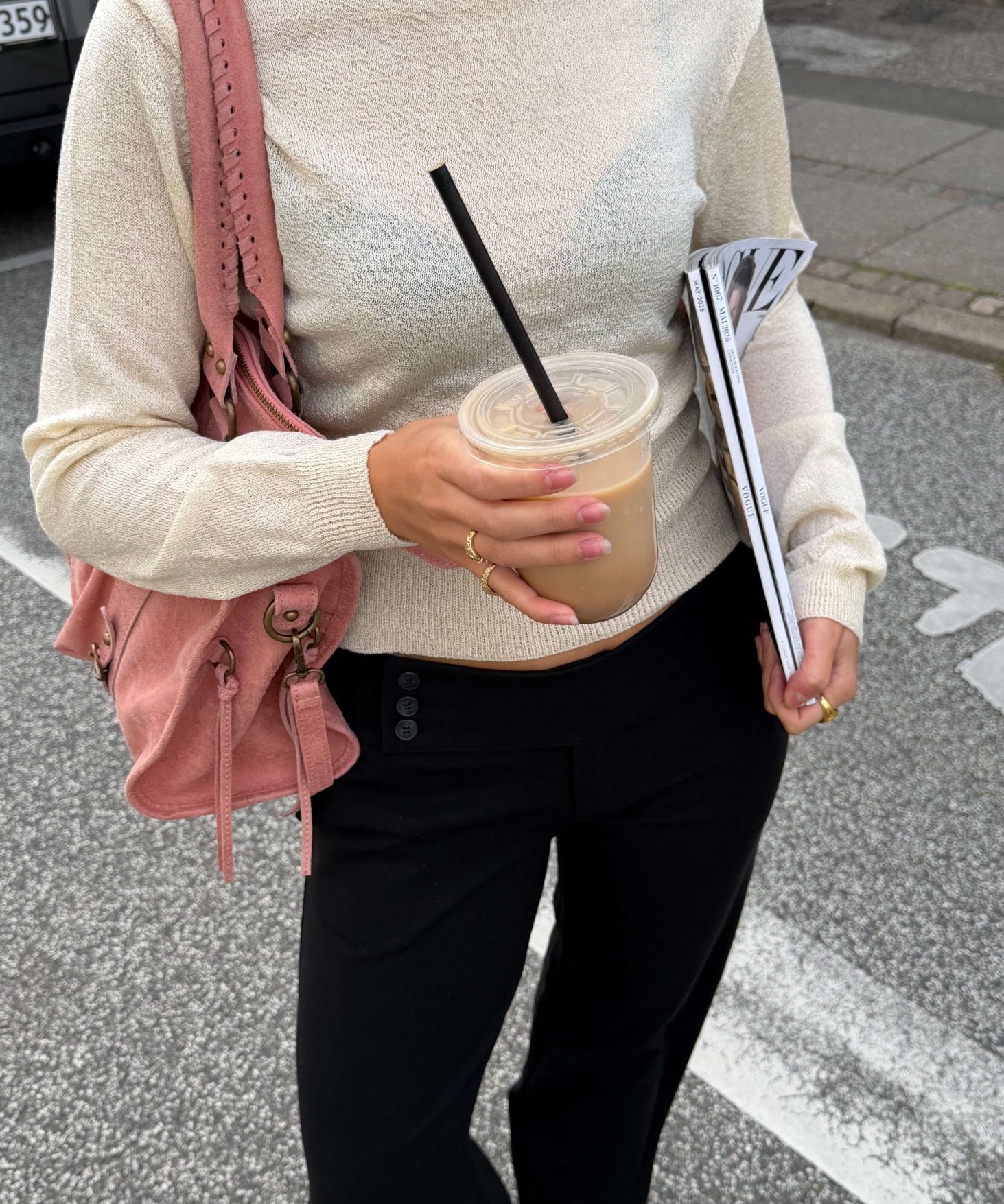 Loui figursyet Strik - Hvid - ByStenholt.dk