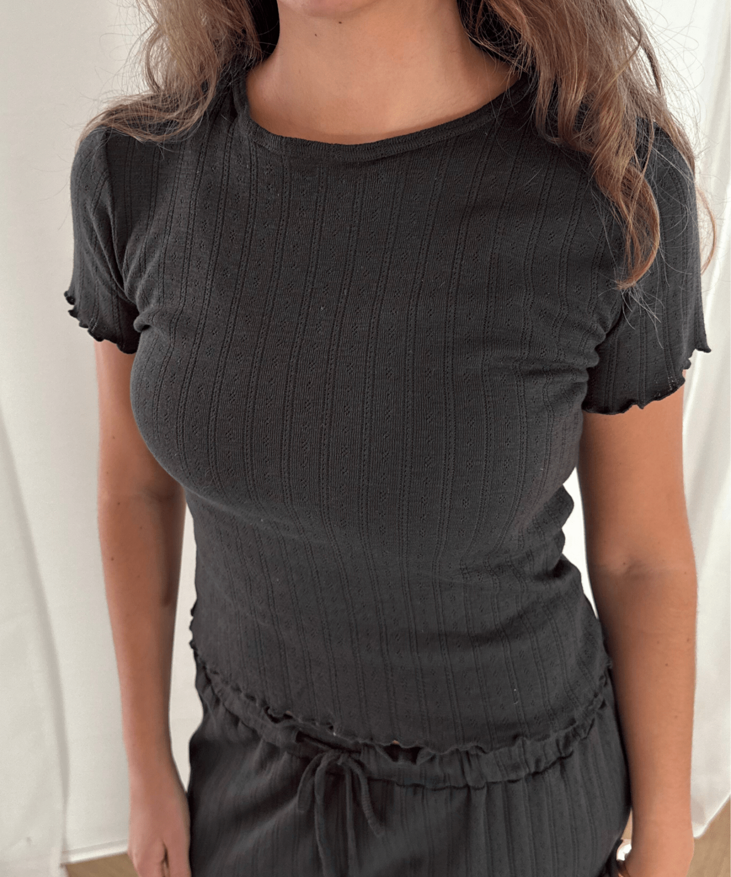 Loungewear T-shirt i Pointelle - Mørkebrun - ByStenholt.dk