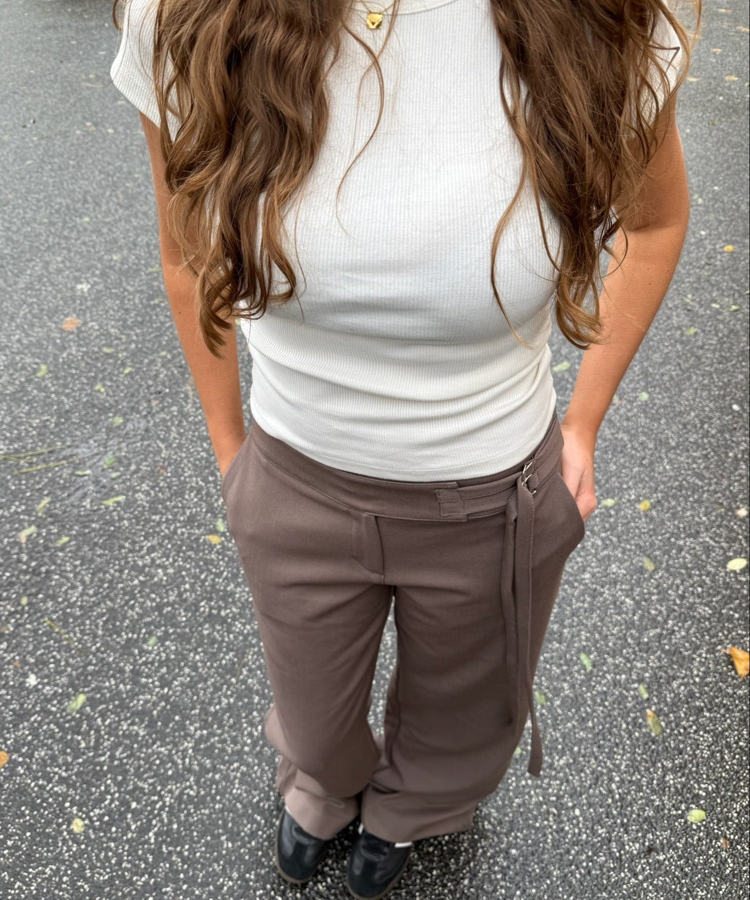 Low Waist Bukser med Spænde - Brun - ByStenholt.dk