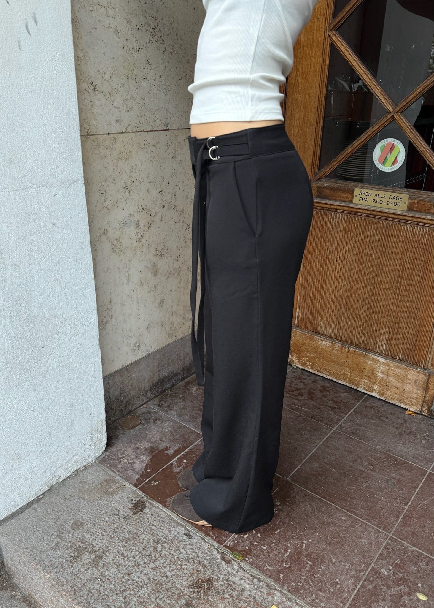 Low Waist Bukser med Spænde - Sort - ByStenholt.dk