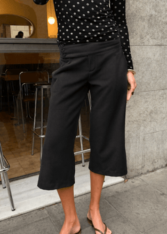Low Waist Capribukser - Sort - ByStenholt.dk