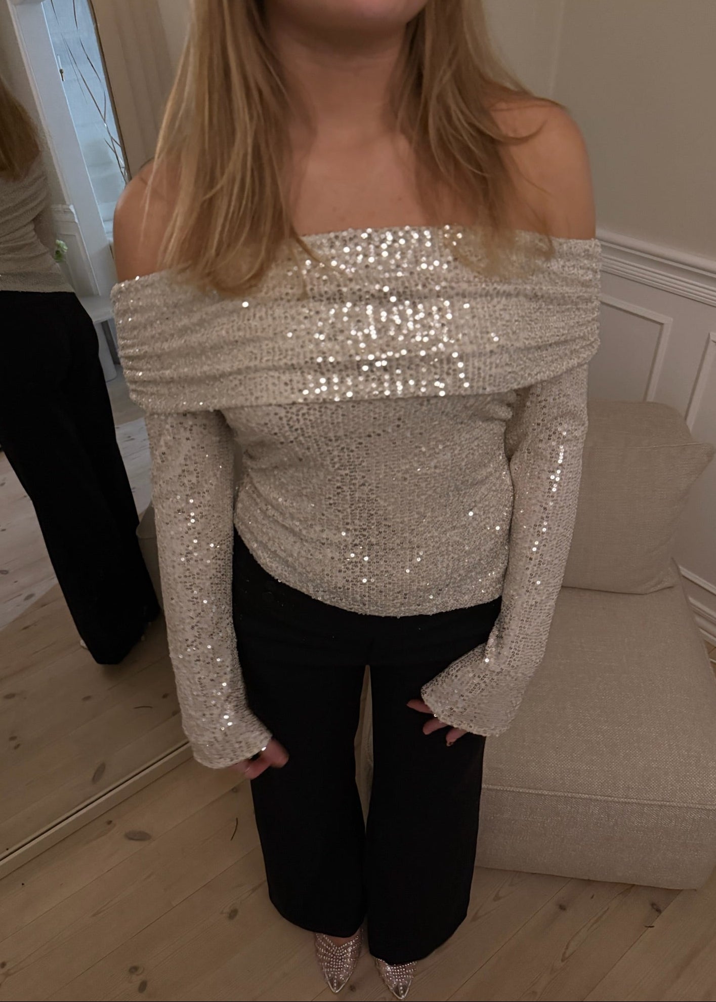 Lumi Paillet Off Shoulder Bluse - Creme - ByStenholt.dk