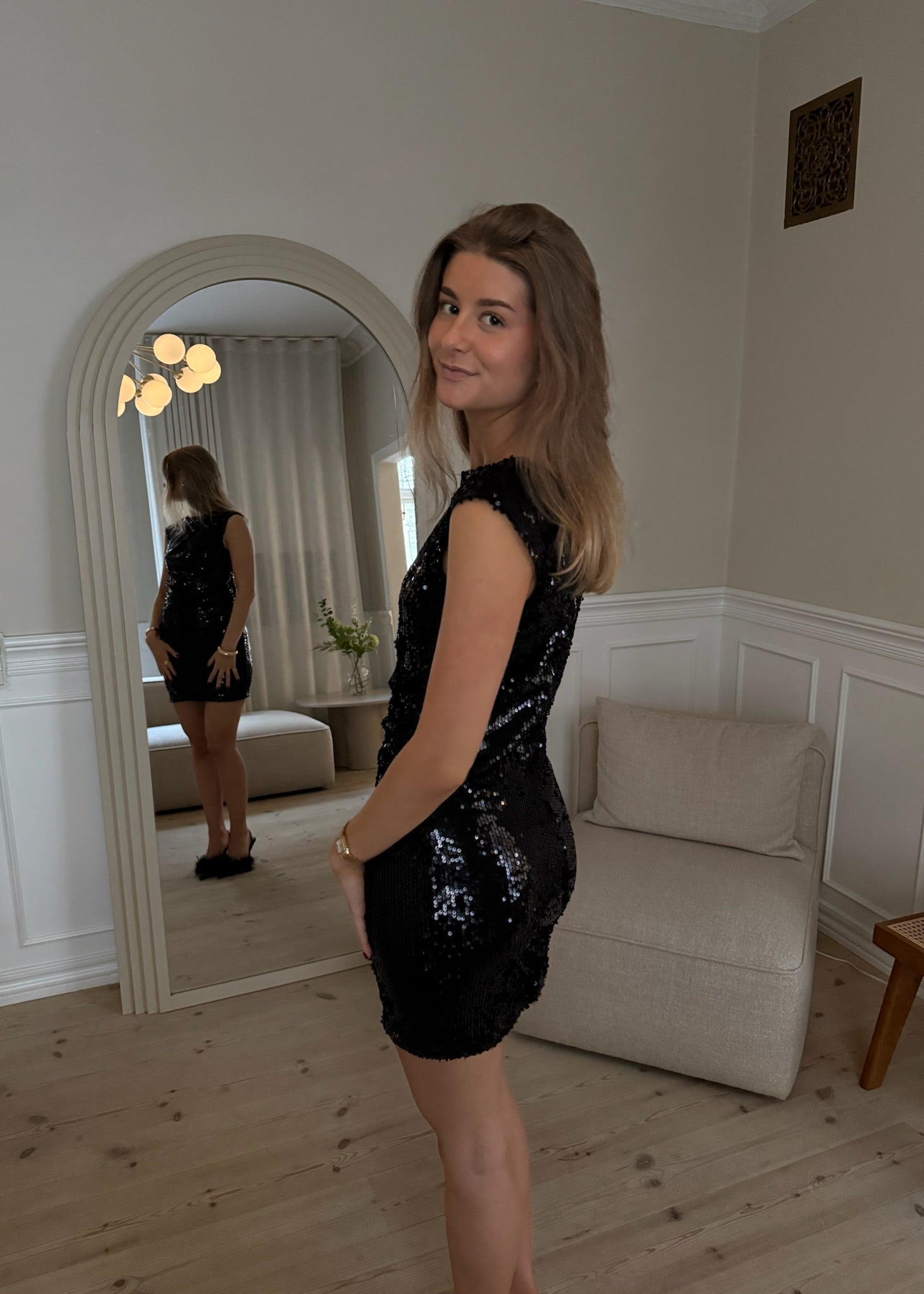 Luna Paillet Mini Kjole - Sort - ByStenholt.dk