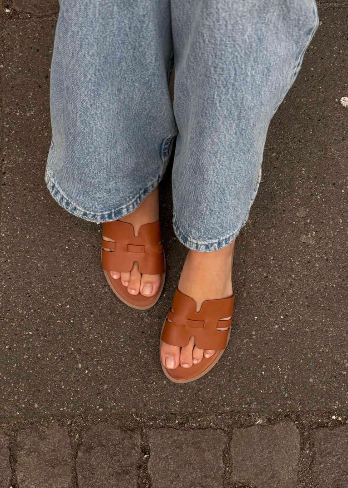 Malika Sandaler - Camel - ByStenholt.dk