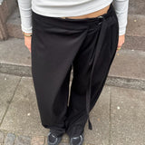 Nula Bukser med Crossover og spænde - Sort - ByStenholt.dk