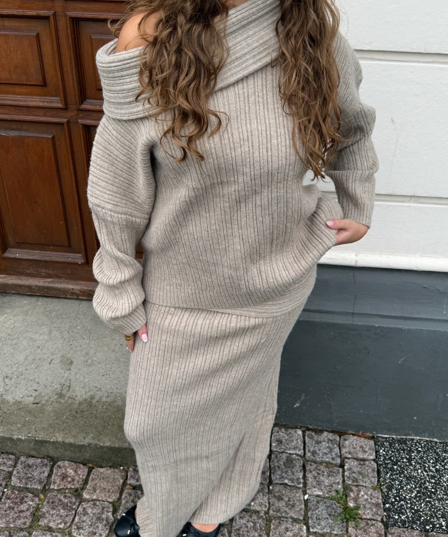 Off Shoulder Strik Sæt - Beige - ByStenholt.dk